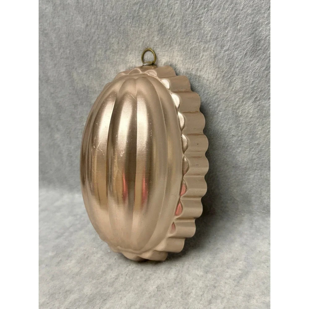 Vintage Oval Jello Mold Copper Tone Aluminum Ribbed Scalloped‎ Wall Decor